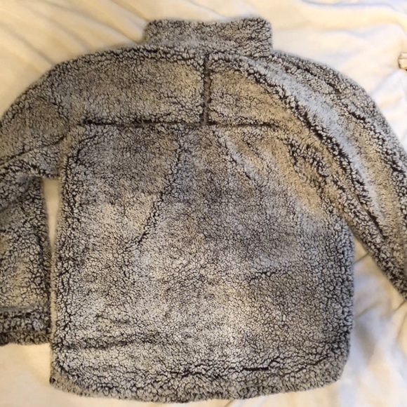 Wubby Fleece Pull over - Picture 3 of 3